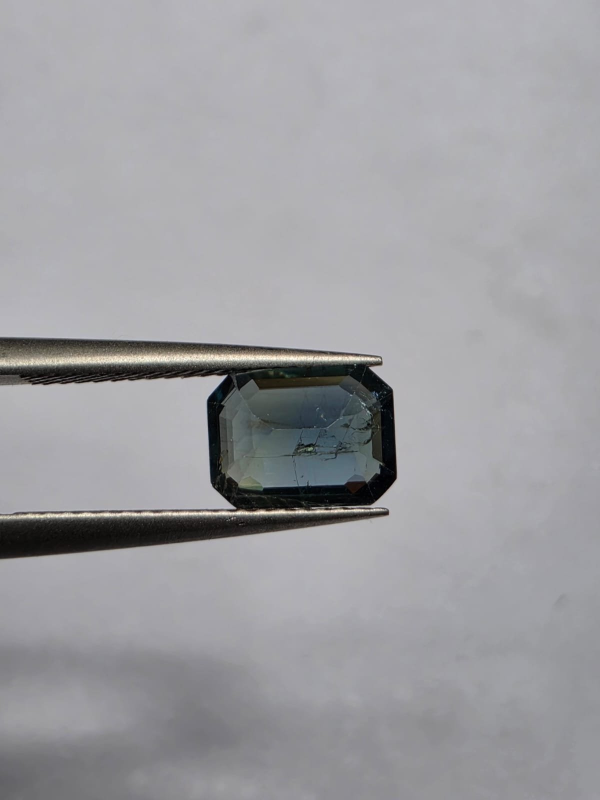 Green sapphire photo 2